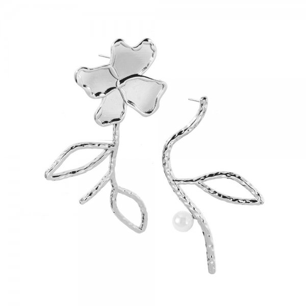 Asymmetric alloy flower pearl earrings